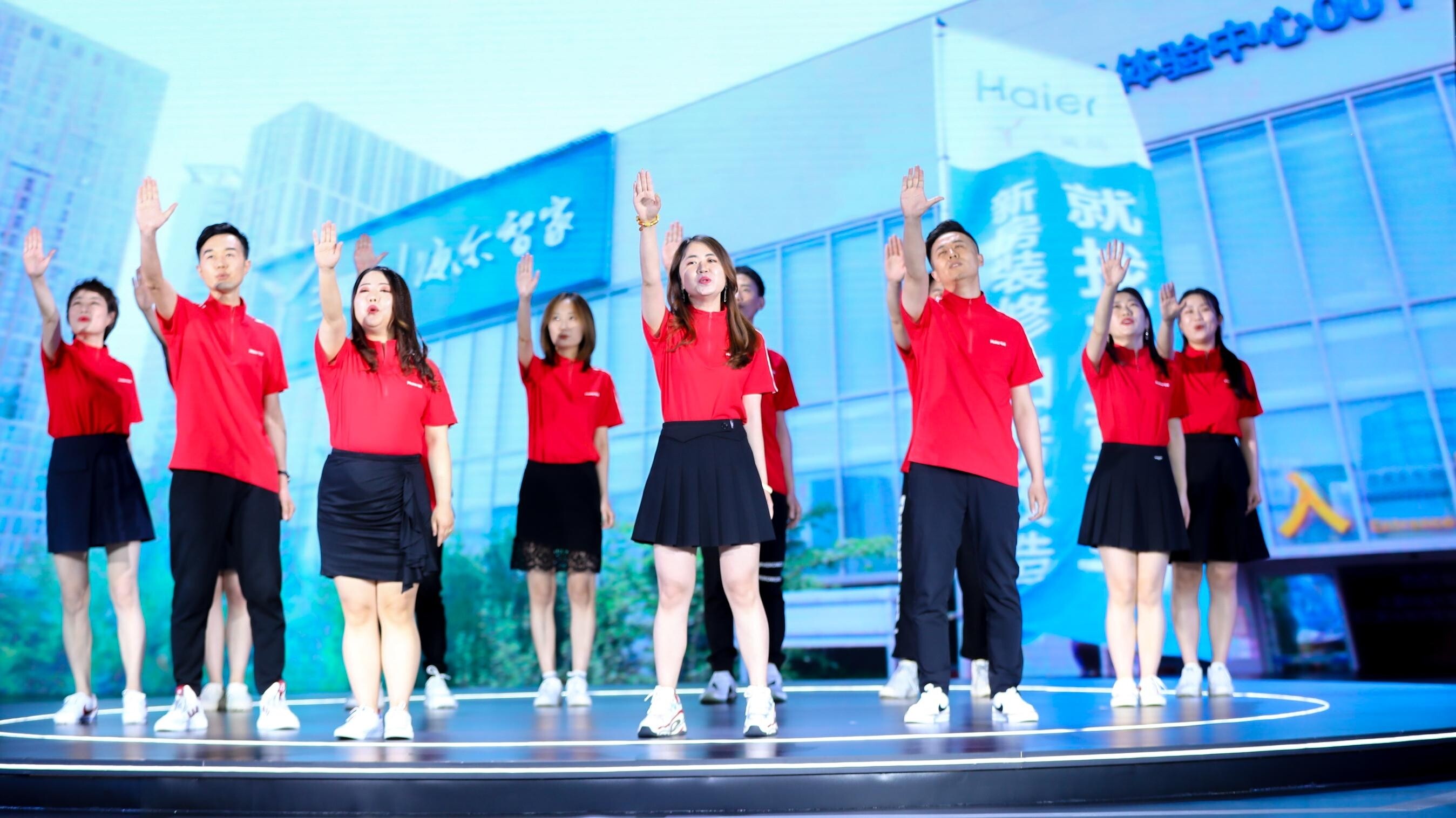 《三翼鸟》之歌再出新版本,这次是媒体人唱