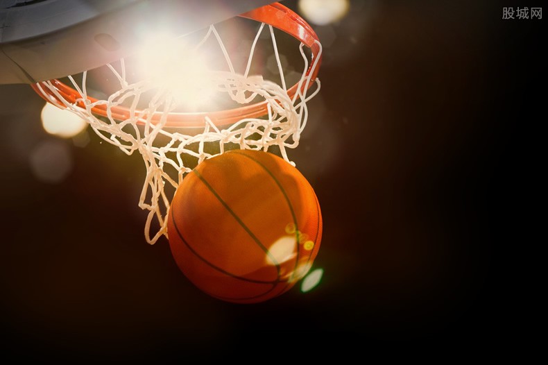 杜锋：男篮输球最大责任在我们教练