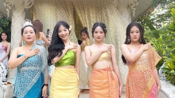 妈妈和三个女儿