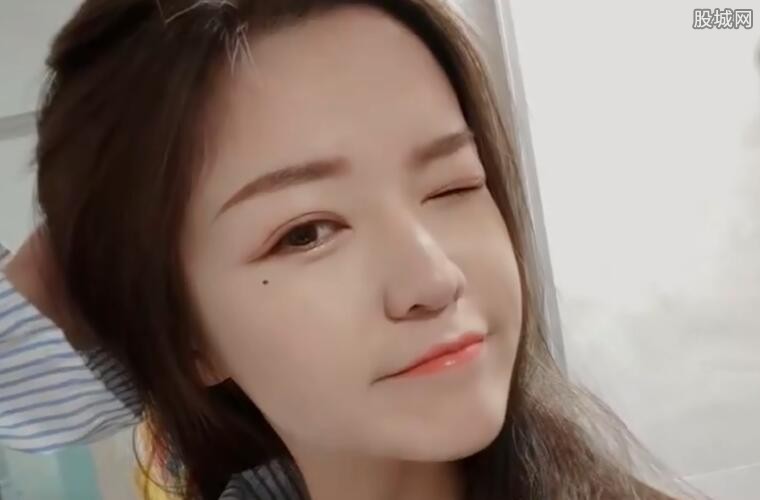 女子被隔离在同事家