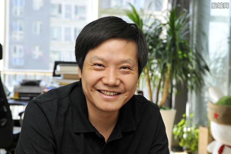 雷军回应小米高管合影都穿牛仔裤