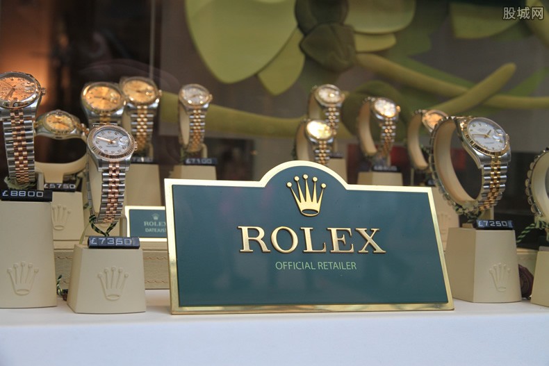 苹果机身镶嵌劳力士