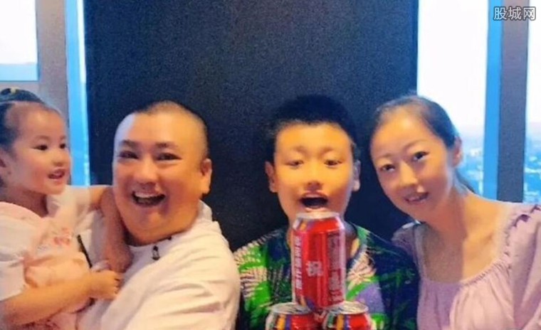 陈坚雄全家福合照